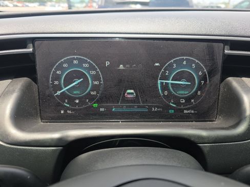 Used 2022 Hyundai Tucson Limited AWD/4WD image 2