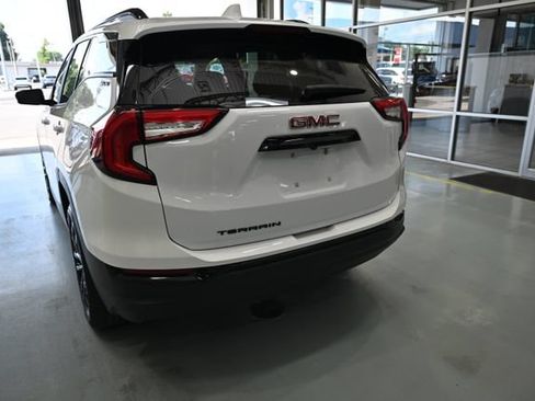 Used 2022 GMC Terrain SLE w/ Driver Convenience Package FWD image 6