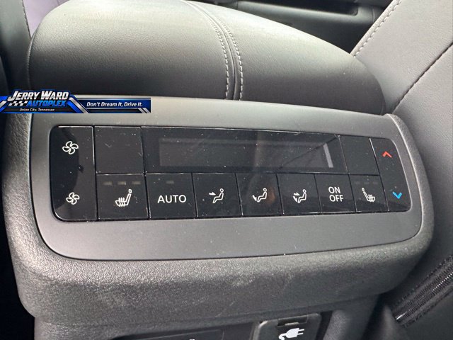 Used 2025 Nissan Pathfinder Platinum FWD image 26