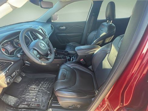 Used 2021 Jeep Cherokee Trailhawk w/ Premium Leather Package image 16