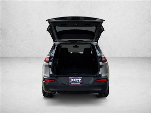 Used 2015 Jeep Cherokee Latitude image 5