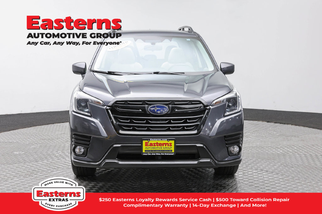Used 2023 Subaru Forester Premium AWD/4WD image 3