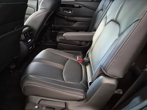 Used 2023 Honda Pilot EX-L image 17