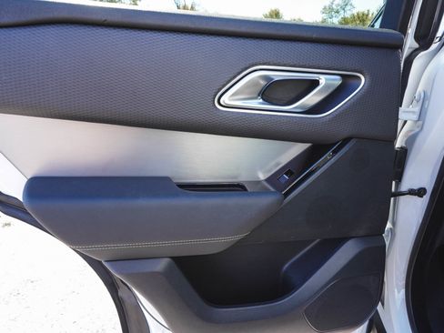 Used 2023 Land Rover Range Rover Velar R-Dynamic S image 12