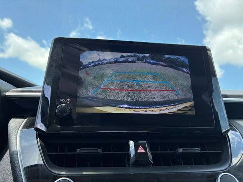 Used 2025 Toyota Corolla LE FWD image 22