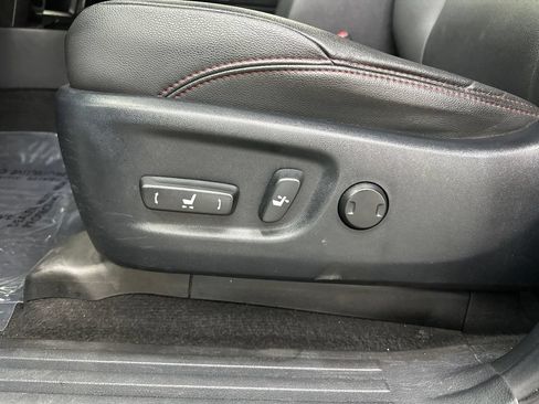 Used 2019 Toyota 4Runner TRD Off-Road Premium AWD/4WD image 10
