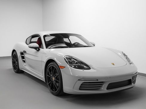New 2025 Porsche 718 Cayman image 10