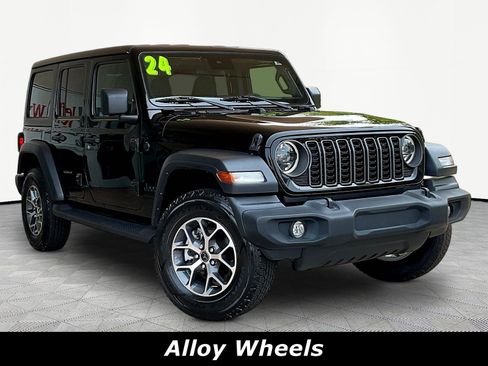 Used 2024 Jeep Wrangler Unlimited Sport AWD/4WD image 3