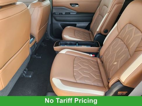 New 2026 Nissan Pathfinder Platinum image 20