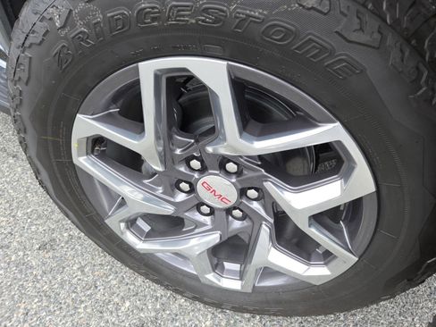 New 2026 GMC Sierra 1500 SLT w/ SLT Premium Plus Package image 15