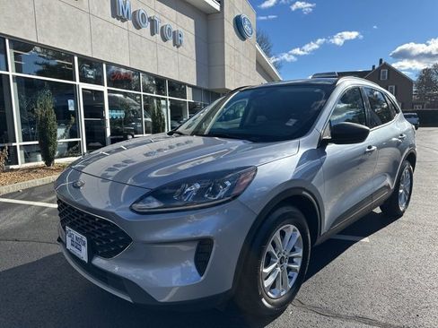 Used 2022 Ford Escape SE w/ Convenience Package image 3