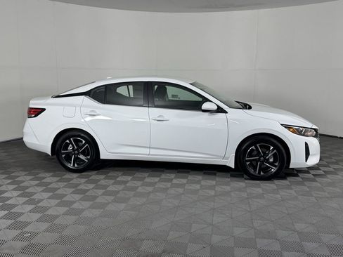 New 2025 Nissan Sentra SV image 3