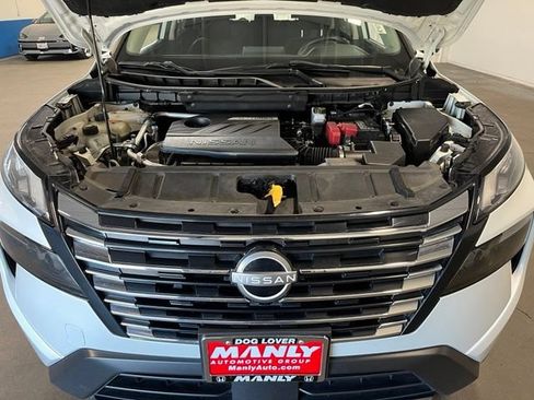 Used 2024 Nissan Rogue SV AWD/4WD image 9