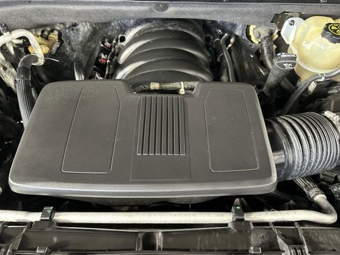 Used 2021 Chevrolet Tahoe Premier w/ Premium Package RWD image 27