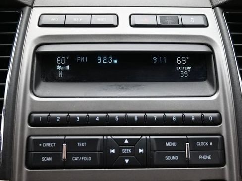 Used 2010 Ford Taurus SEL FWD image 20