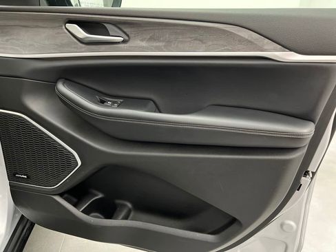 Used 2023 Jeep Grand Cherokee 4WD 4xe image 26