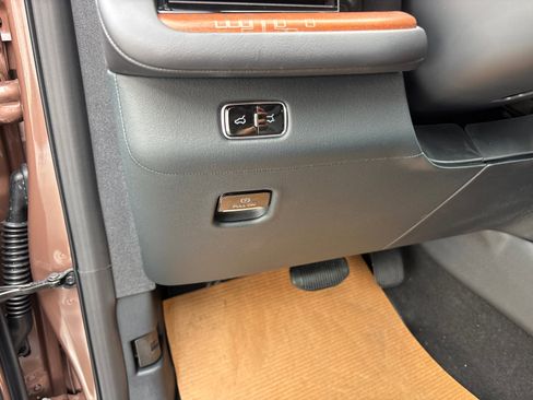 New 2025 Lincoln Navigator L Black Label image 13