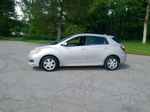 Used 2010 Toyota Matrix FWD image 8