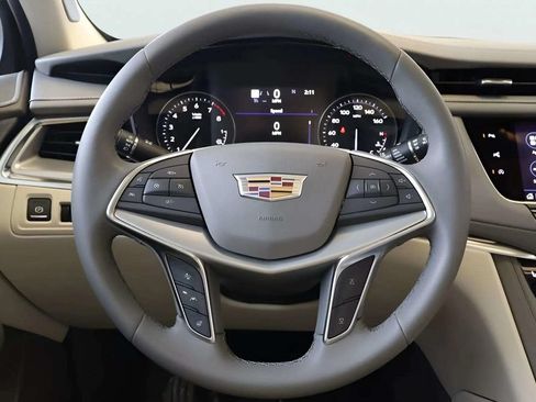 Used 2025 Cadillac XT5 Premium Luxury w/ Technology Package FWD image 10