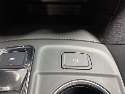 Used 2024 Chevrolet Equinox LT image 36