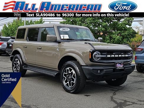 Certified 2025 Ford Bronco Outer Banks AWD/4WD image 1