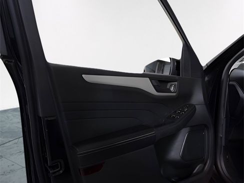 Used 2022 Ford Escape SE w/ SE Sport Appearance Package image 20