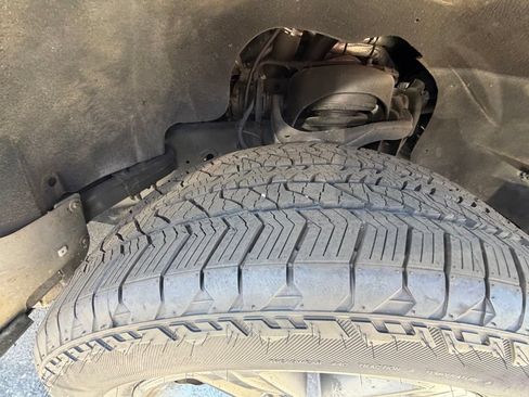 Used 2020 Ford F150 Lariat w/ Equipment Group 502A Luxury AWD/4WD image 39