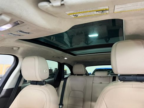 Used 2019 Jaguar F-PACE Prestige AWD/4WD image 26