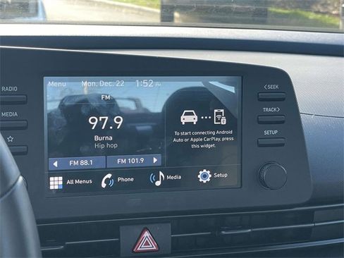 Certified 2025 Hyundai Elantra Sport image 21