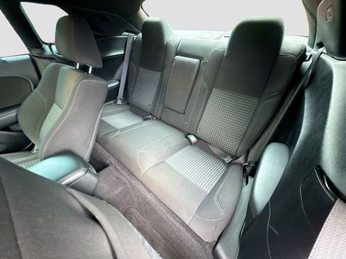 Used 2022 Dodge Challenger SXT RWD image 19