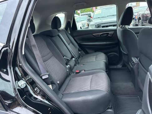 Used 2019 Nissan Rogue S FWD image 14