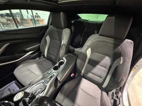 Used 2018 Chevrolet Camaro SS image 19