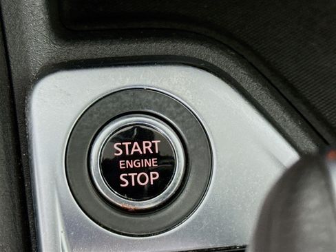 Used 2025 Nissan Sentra SV FWD image 21