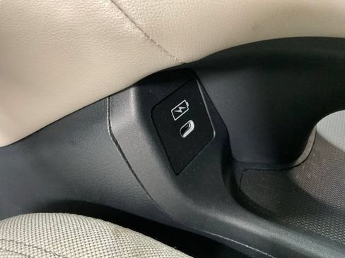 Certified 2024 Honda HR-V LX image 21
