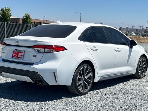 Used 2020 Toyota Corolla SE w/ SE Premium Package FWD image 3
