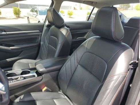 Used 2023 Nissan Altima 2.5 SR w/ SR Premium Package FWD image 15