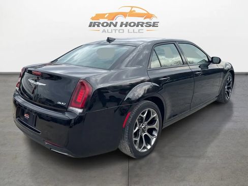 Used 2018 Chrysler 300 Touring w/ Sport Appearance Package image 5