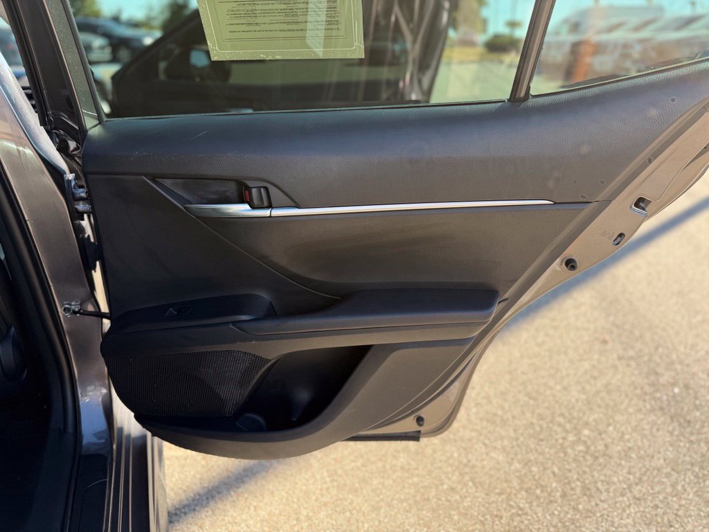 Used 2023 Toyota Camry SE FWD image 17