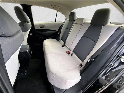 Used 2022 Toyota Corolla LE FWD image 28