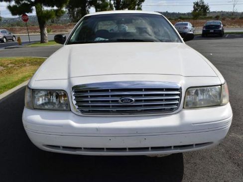 Used 1999 Ford Crown Victoria w/ CNG Package image 2
