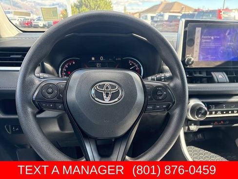 Used 2025 Toyota RAV4 XLE AWD/4WD image 16