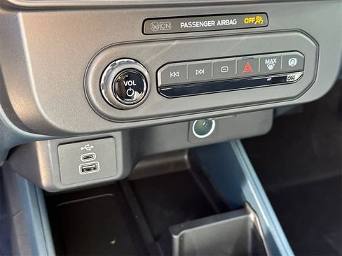 New 2025 Ford Maverick XL image 24