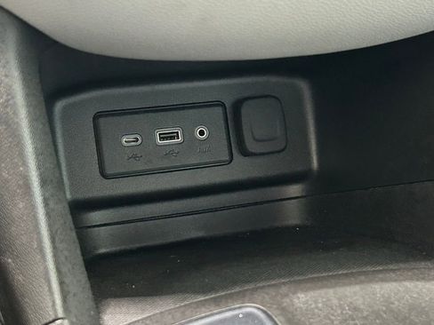 Used 2022 Chevrolet Equinox LS image 10