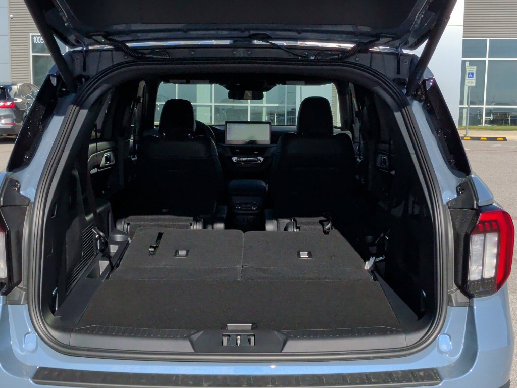 New 2026 Ford Explorer ST-Line w/ ST-Line Street Pack RWD image 42