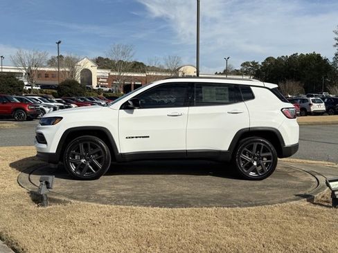 New 2026 Jeep Compass Latitude image 4