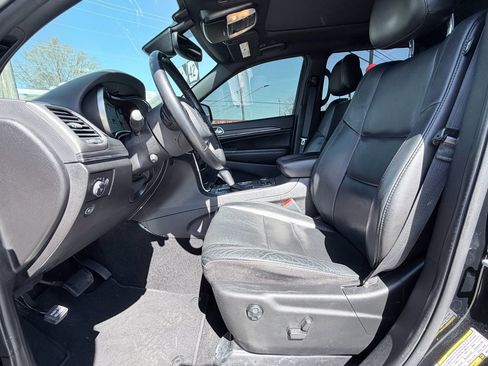 Used 2021 Jeep Grand Cherokee Limited w/ Luxury Group II image 22