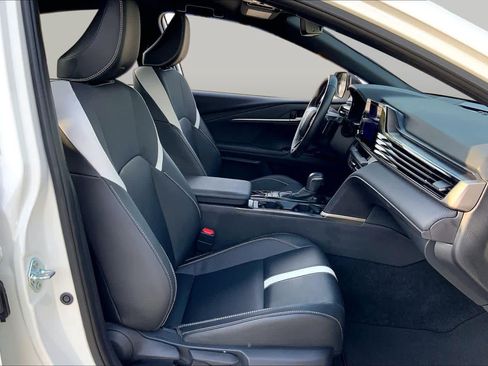 Certified 2025 Toyota Camry SE w/ Convenience Package FWD image 9