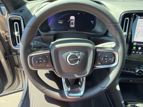 Used 2023 Volvo XC40 Recharge Ultimate w/ Protection Package Premier AWD/4WD image 6