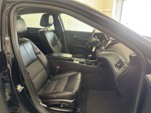 Used 2017 Chevrolet Impala LT image 10