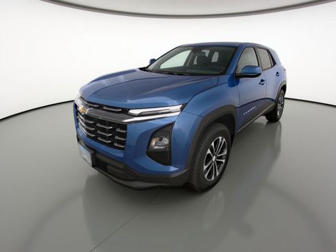 Used 2025 Chevrolet Equinox LT image 3